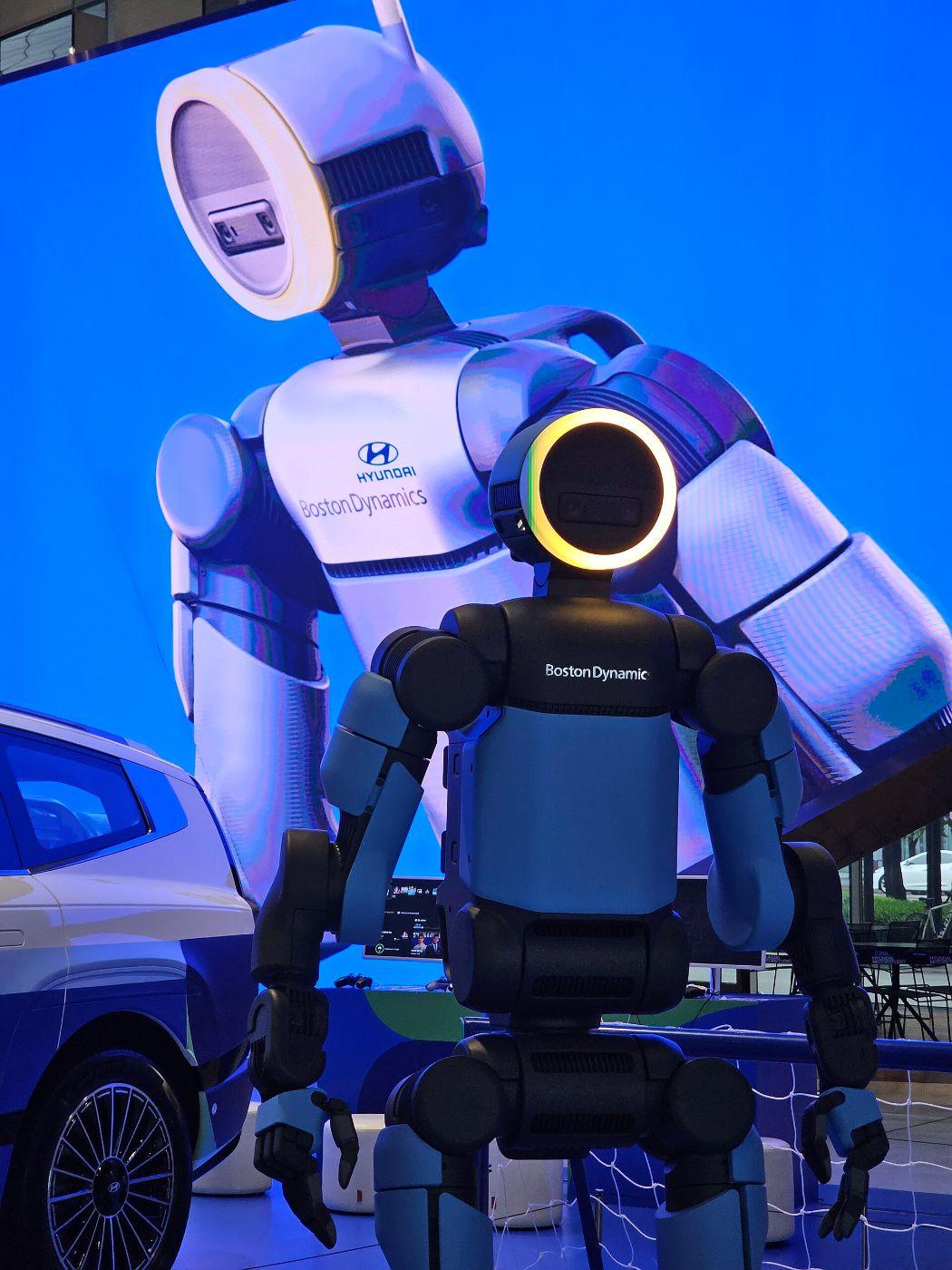 Electric Atlas on display at Hyundai Motorstudio. Where: Hyundai Motorstudio Goyang, South Korea